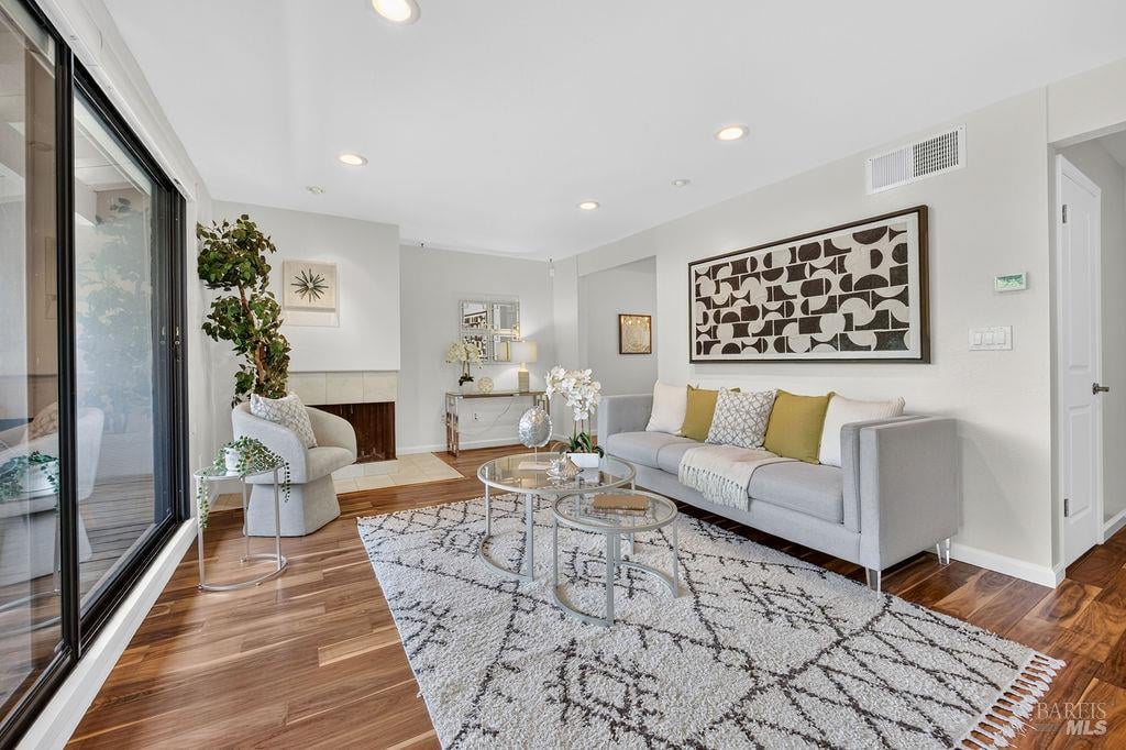 417 Sylvia Way