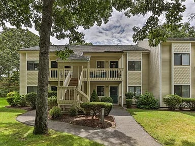 190 Eaton Ln #190
