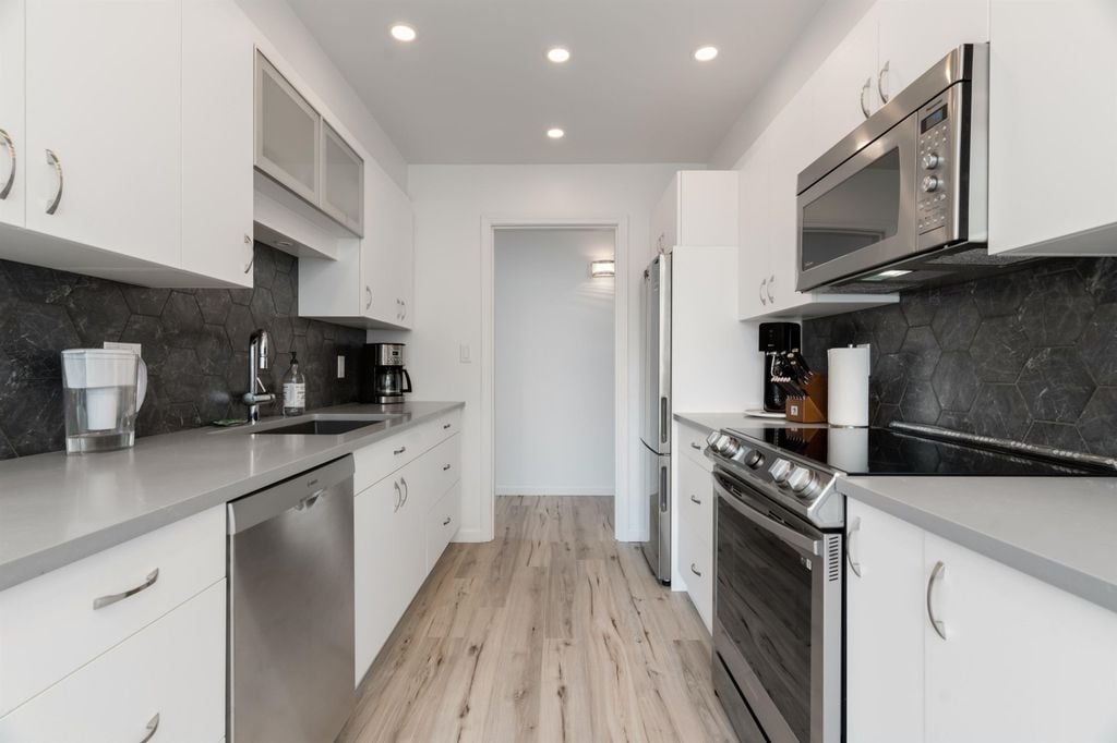 1210 Quayside Dr, #404B