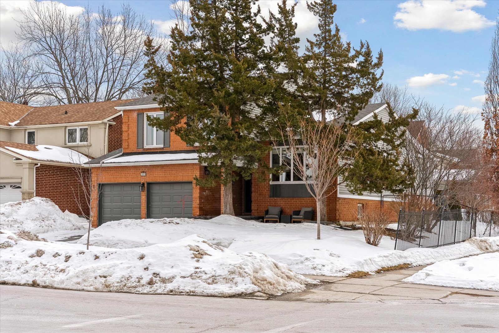 233 Fincham Ave 