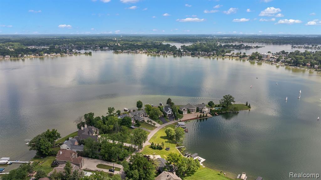 Oakland County Lakes