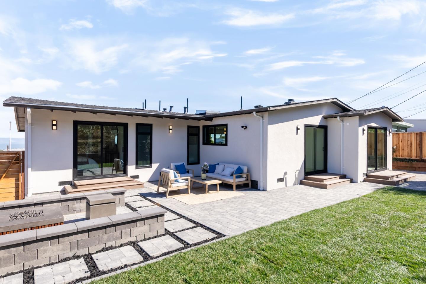 1041 Crestview Drive