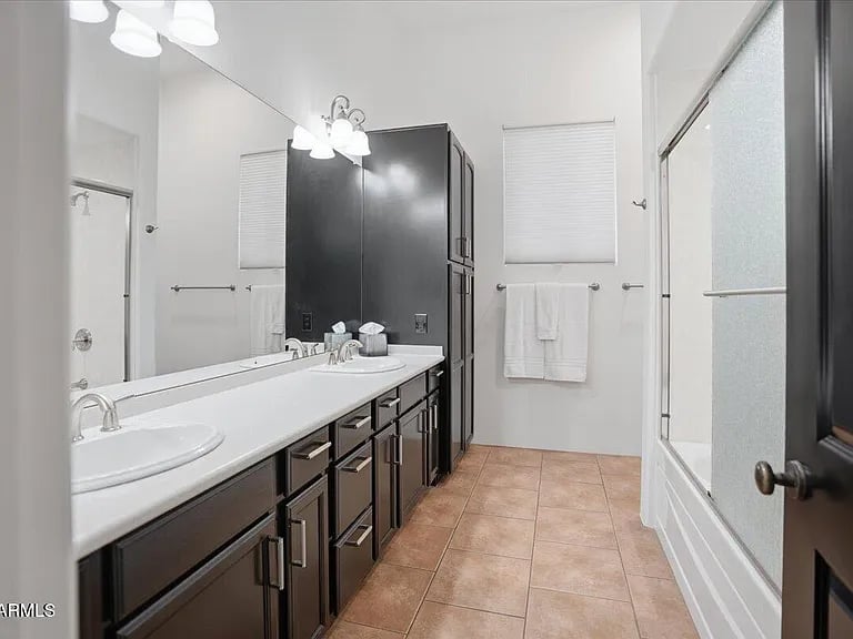 5311 E Gray Wolf Trail
