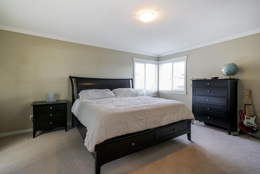 18938 70 Ave