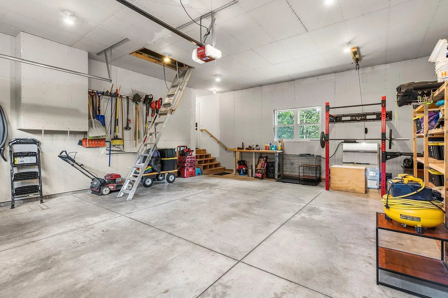 Updated Rambler in the Heart of Minnetonka