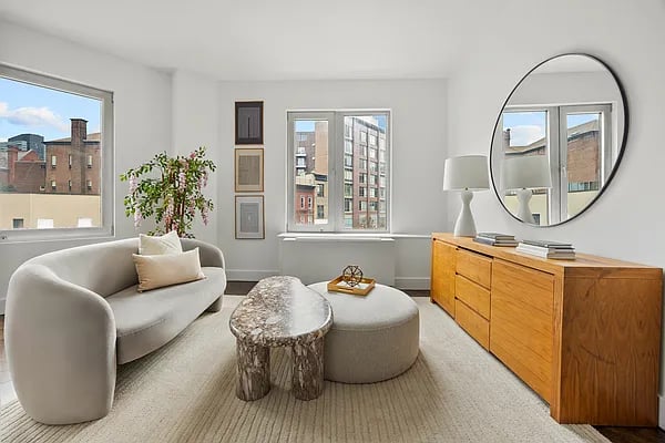 10-50 Jackson Ave #3A
