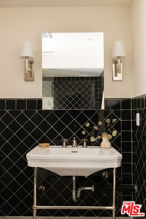 Crownfall Reserve, Edwin Dr, 90046