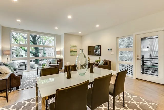 1929 N Mozart St