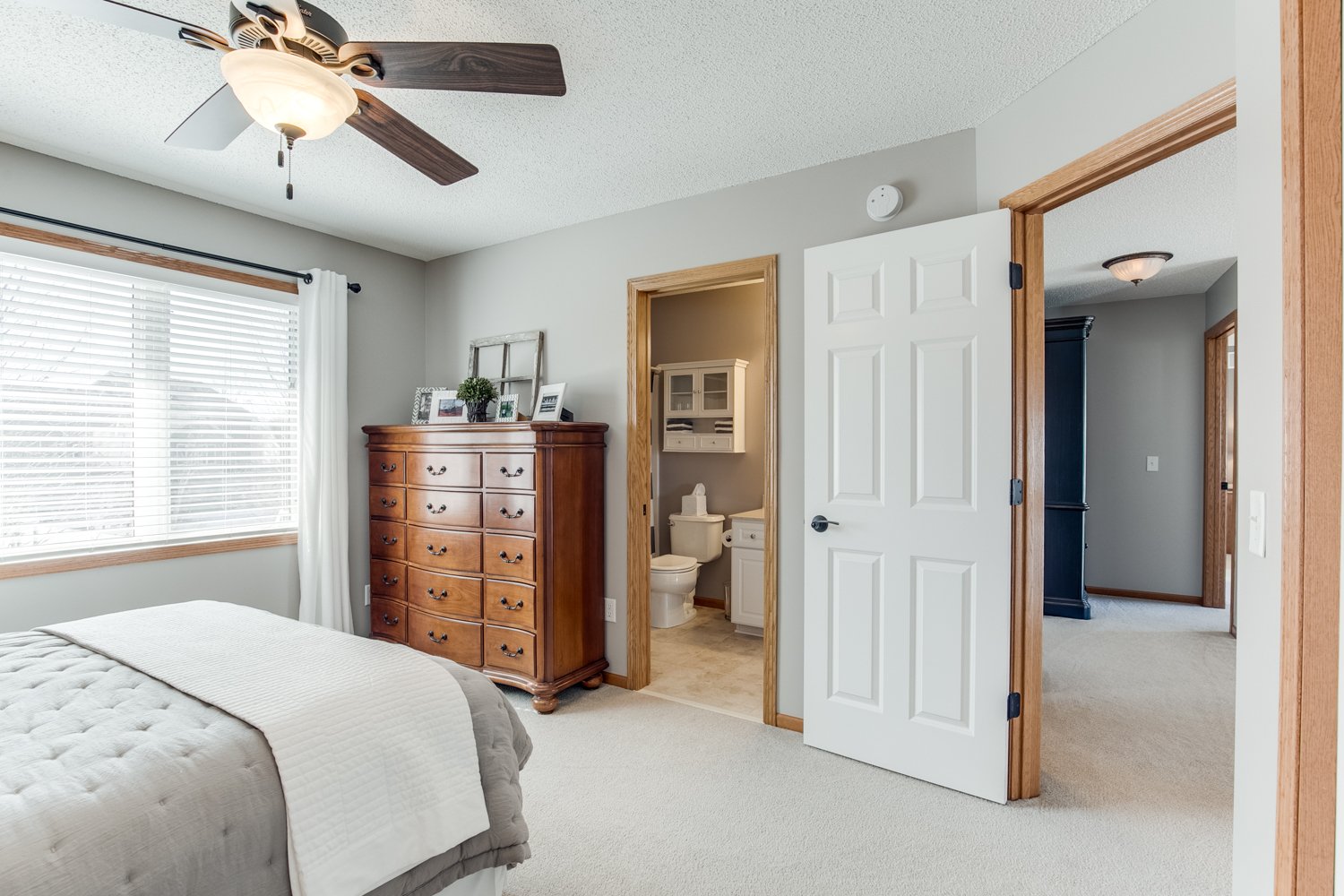 Beautiful 2-Story in Desirable OakParke Estates