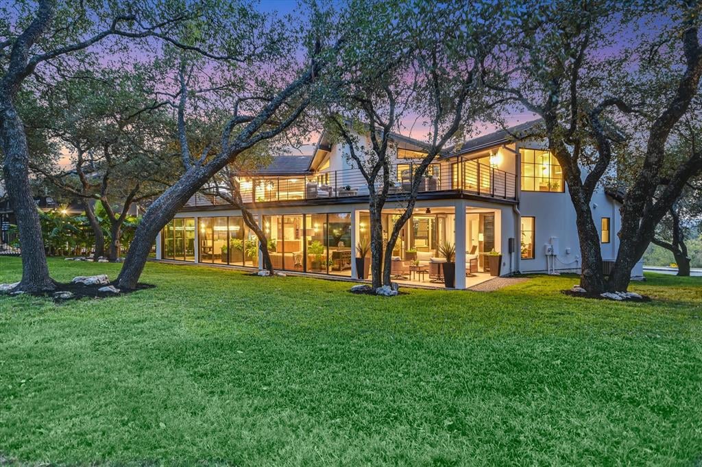 6204 Lost Horizon Drive