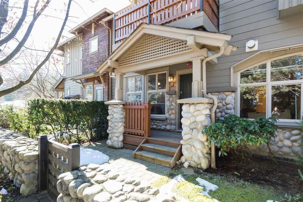 15 6th Ave, #135