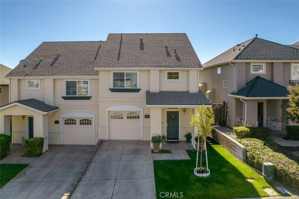 1005 La Costa