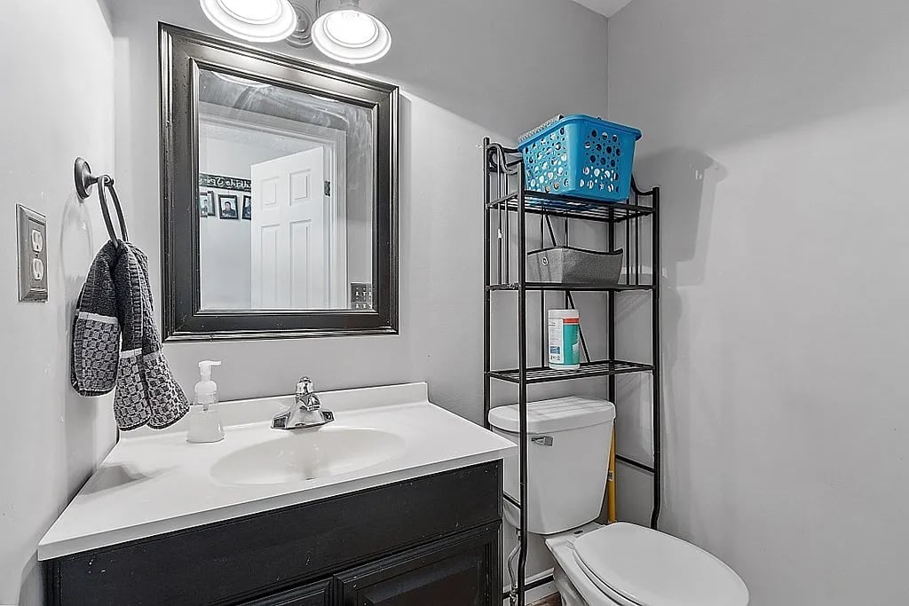 53 Olde Colonial Dr, APT 6