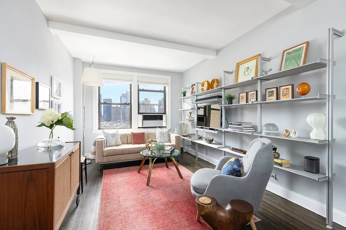 457 W 57th St, #1602