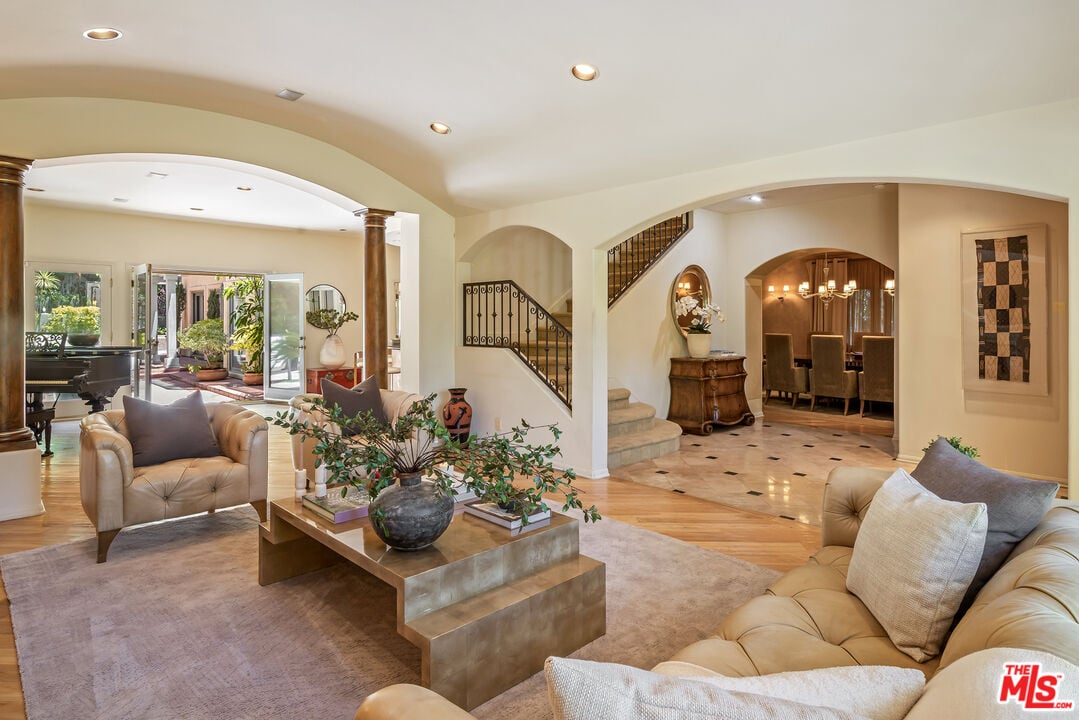 1200 N Doheny Dr