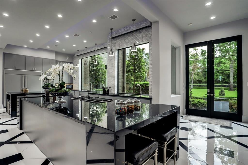 47 Grand Regency Cir