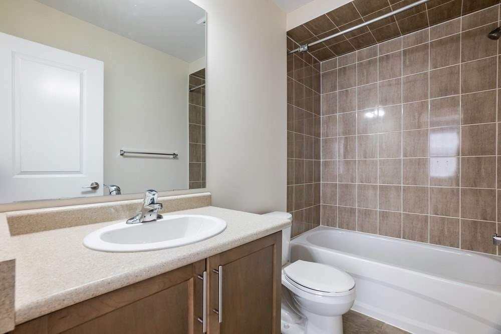 2 bedroom stacked townhouse in Oakville's Uptown Core