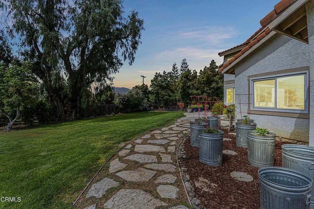 10516 Chippenham Rd, Camarillo, CA 93012  