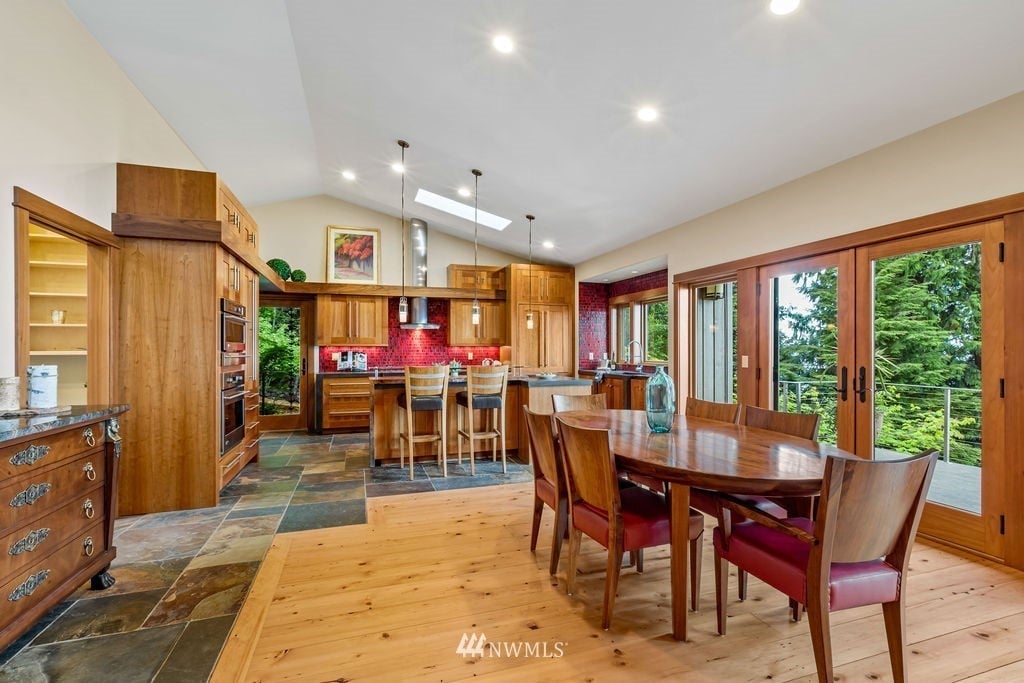 1190 E Ludlow Ridge Rd