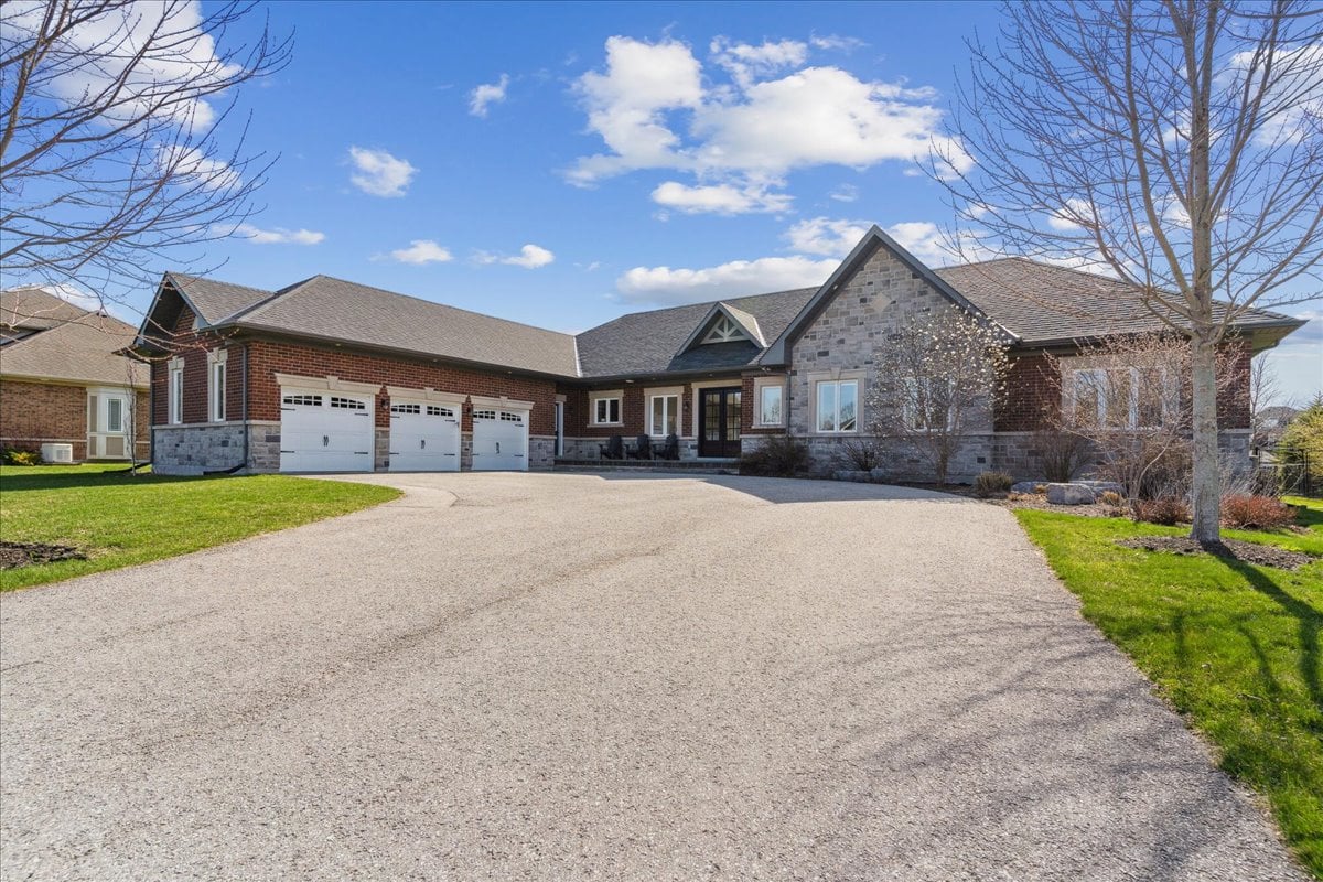 16 Goodwood St, Uxbridge