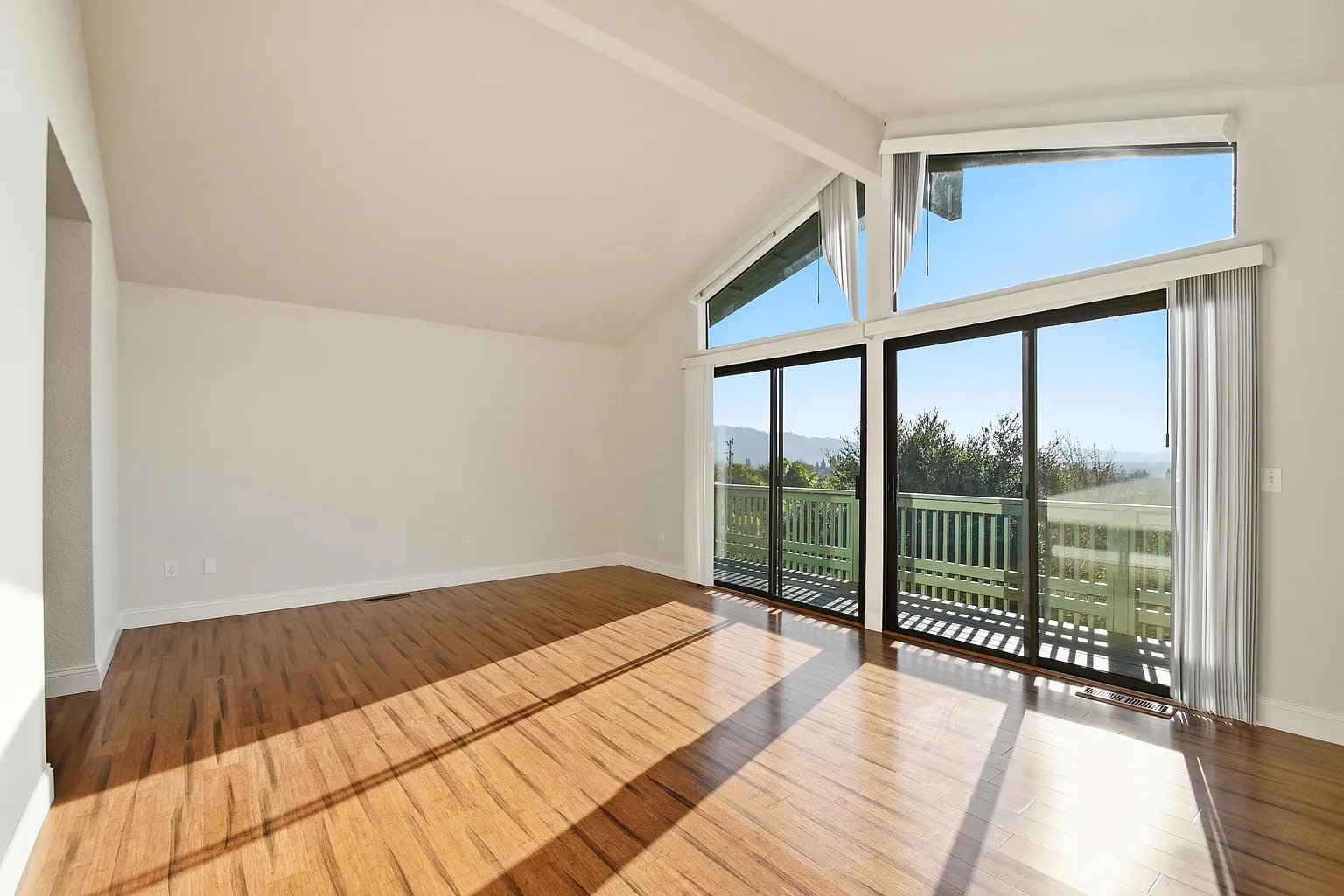 5827 La Cuesta Dr