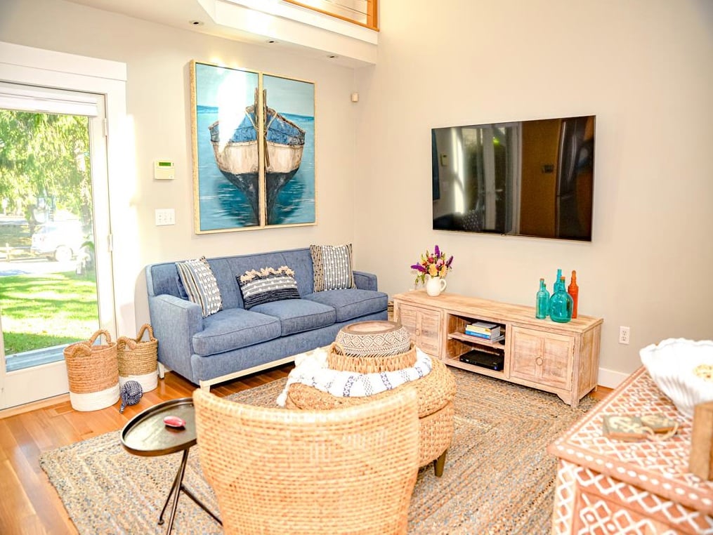 12 Pocasset Ave