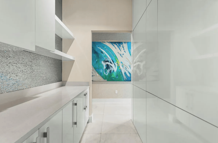 LUXURY IN THE MIAMI SKY