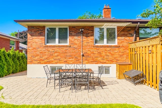 3623 Holden Cres