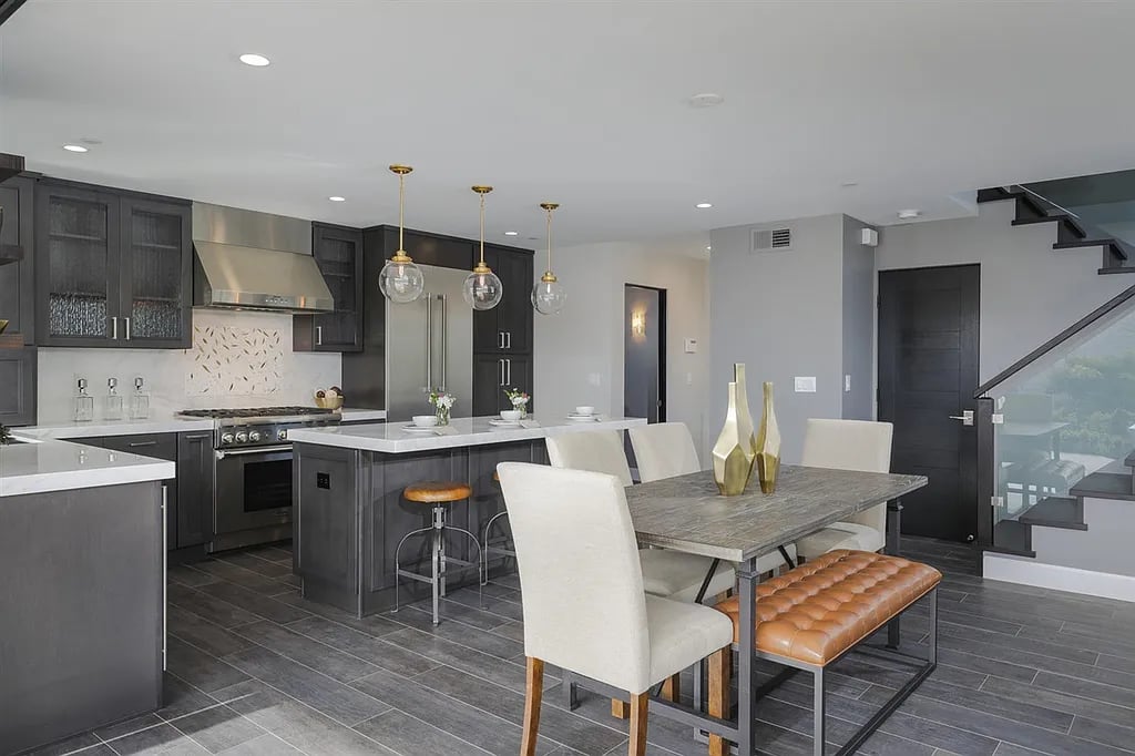 920-22 Stratford Ct