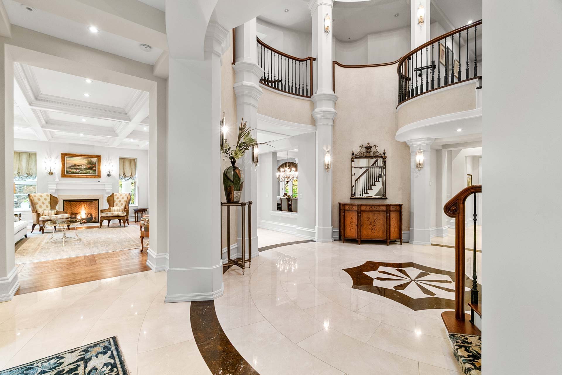 1343 Blythe Road Inside Mississauga's most prestigious estate - Image 2