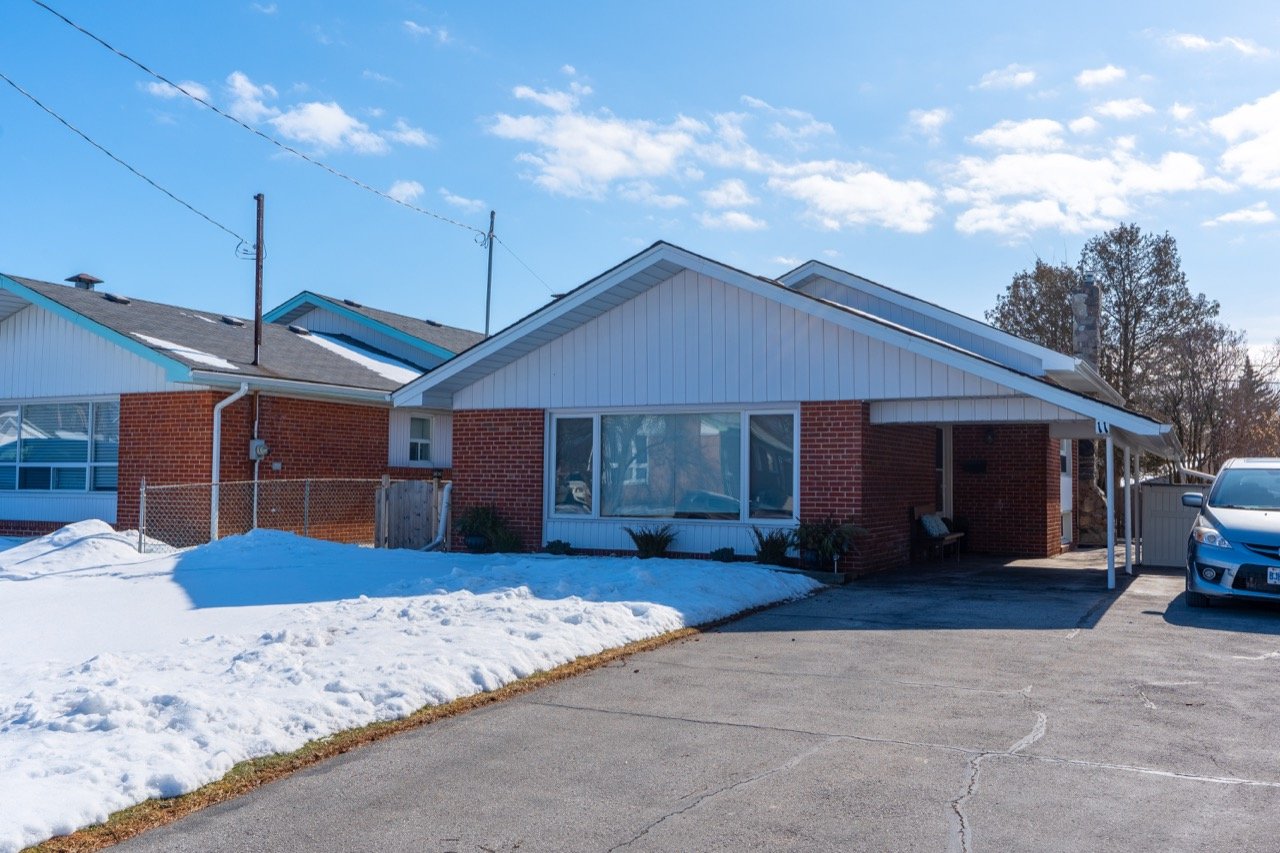 11 Penzance Dr