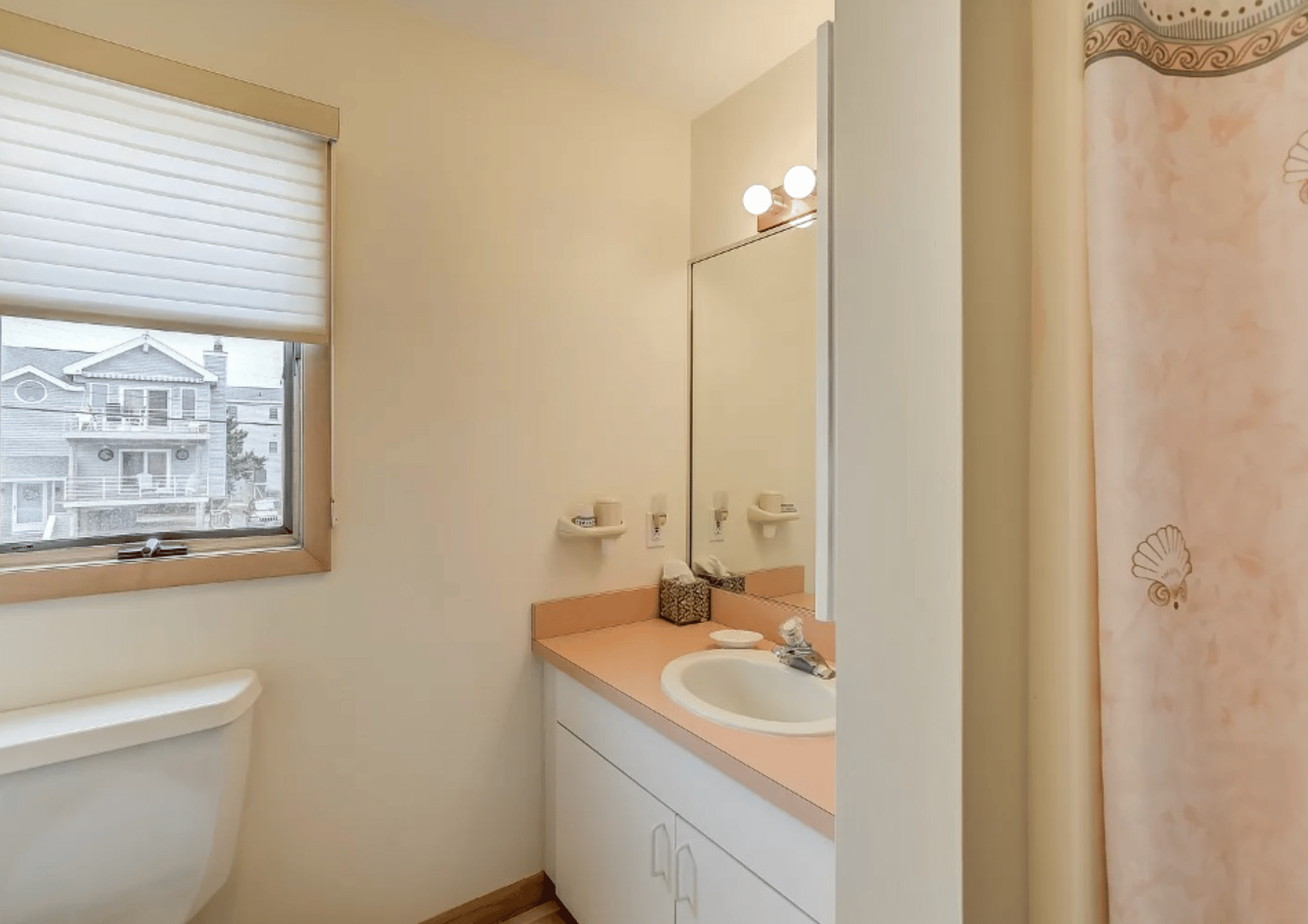 100 W McKinley Ave, Holgate