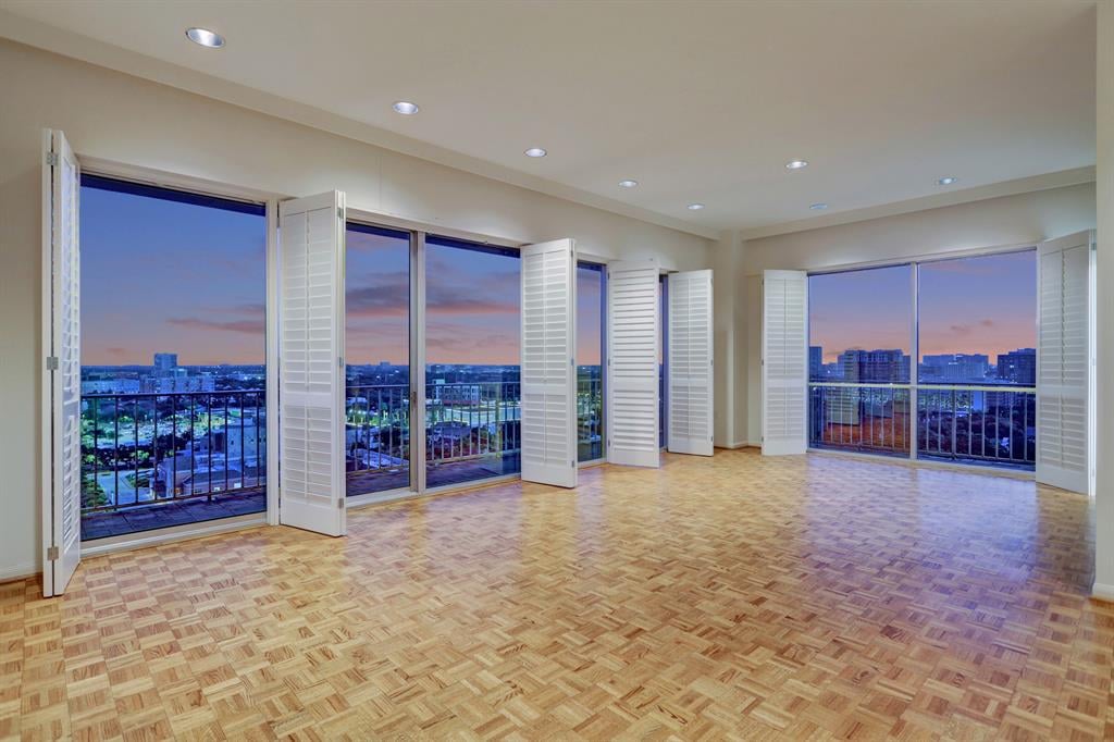 2200 Willowick Rd, #16C