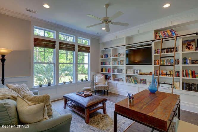 2329 Oasis Dr