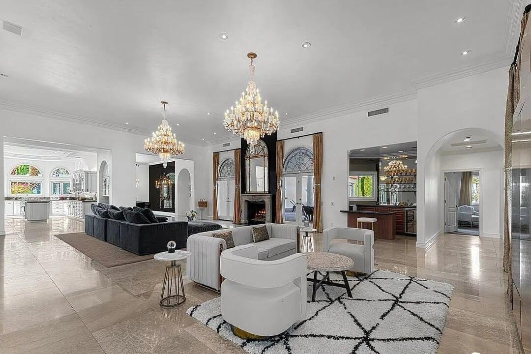 Blissful Palazzo