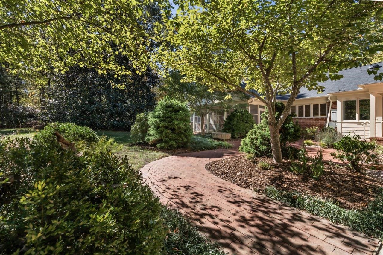 803 Greenwood Rd
