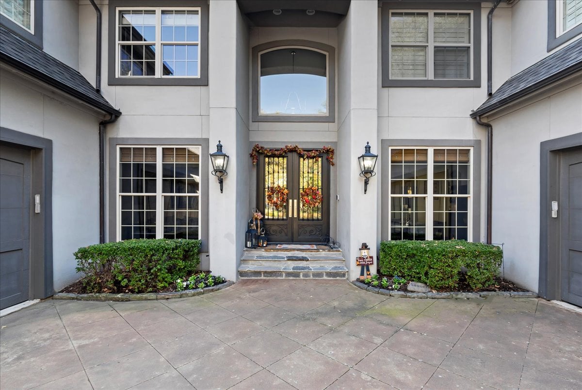 Luxury Living in Bixby, Oklahoma: A Premier Estate in Devonshire at Graystone Represented by Philip Shain of The Agency Tulsa - Wyatt Poindexter - The Agency