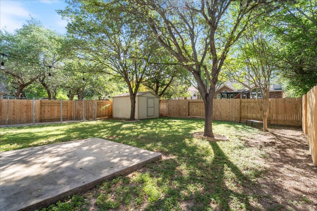 10937 Colonel Winn Loop