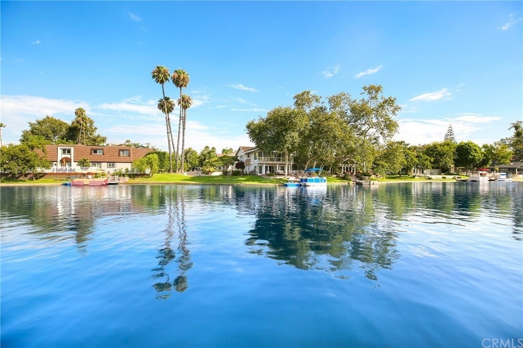 22242 Pewter Ln