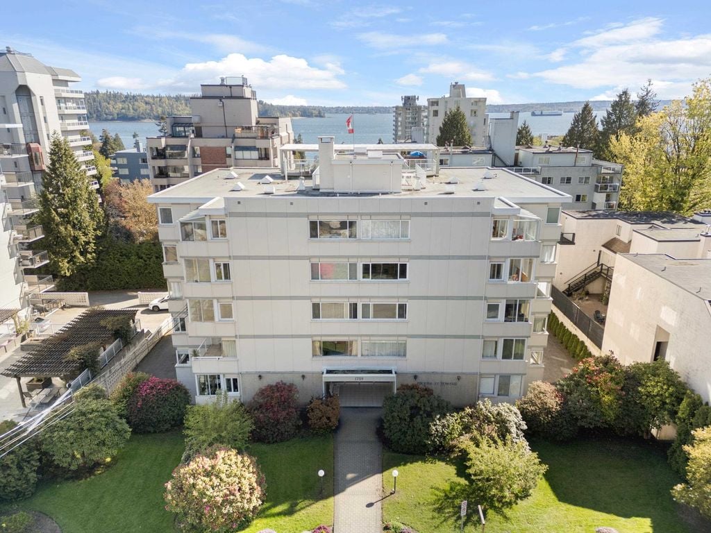 1750 Esquimalt Ave, #504