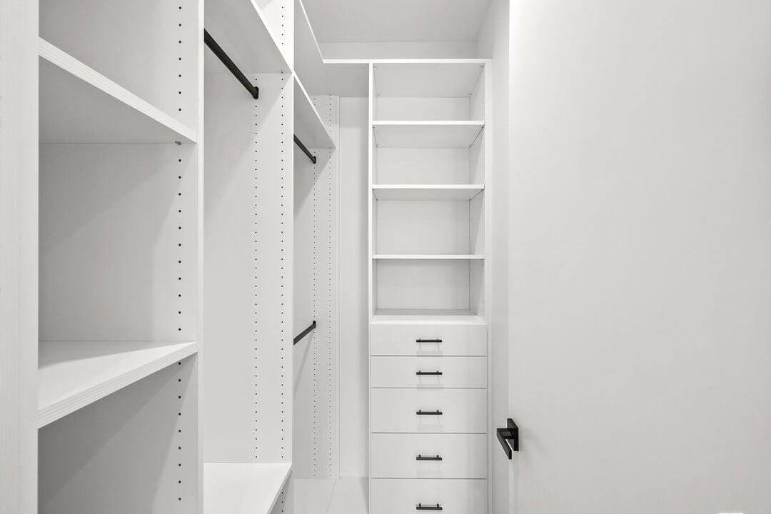 Castle Heights Pl, 90034