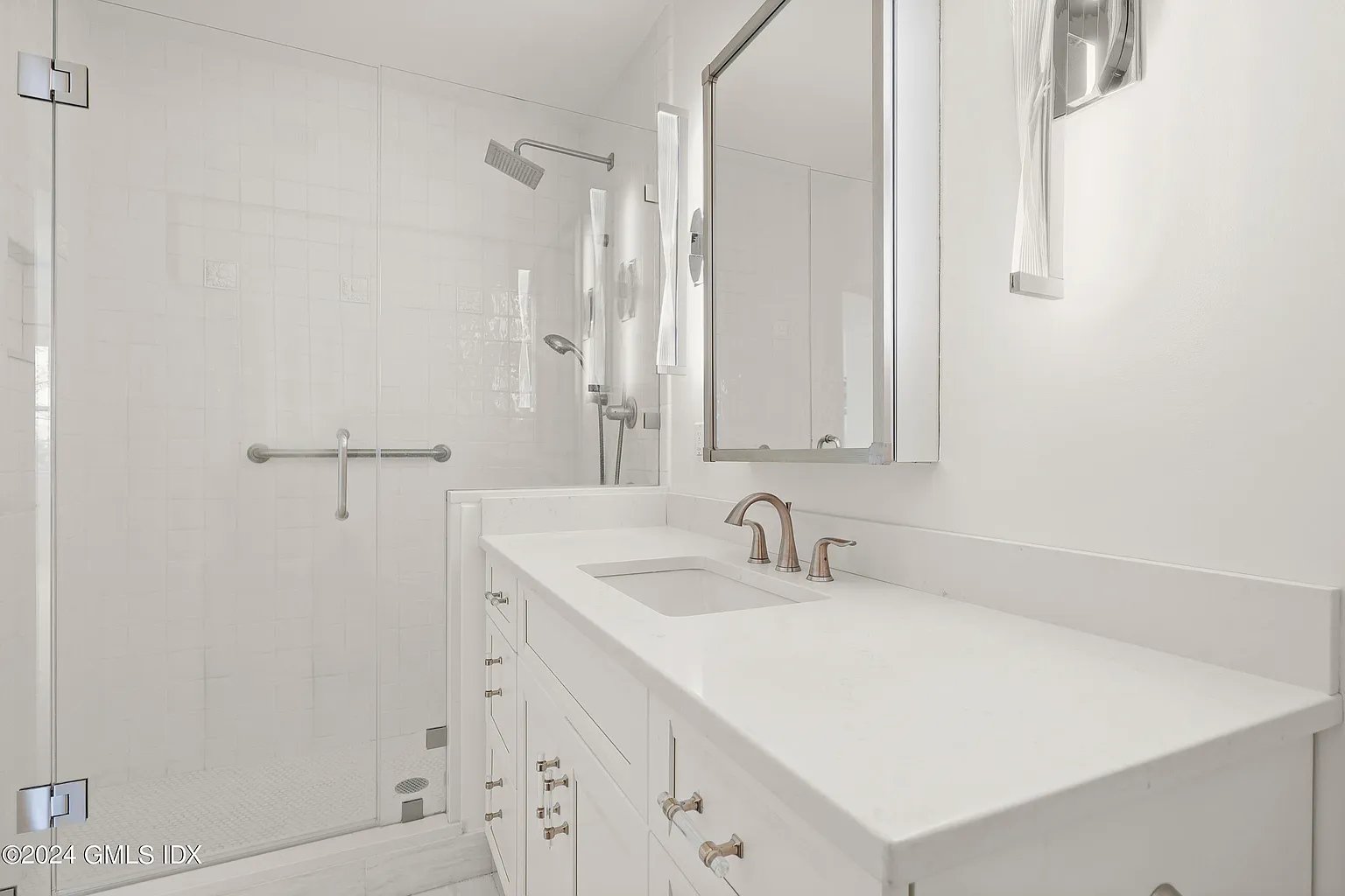 2 Putnam Hl APT 4G