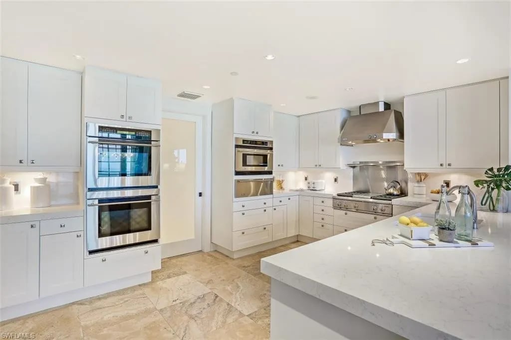 11125 Gulf Shore Dr Ph 4