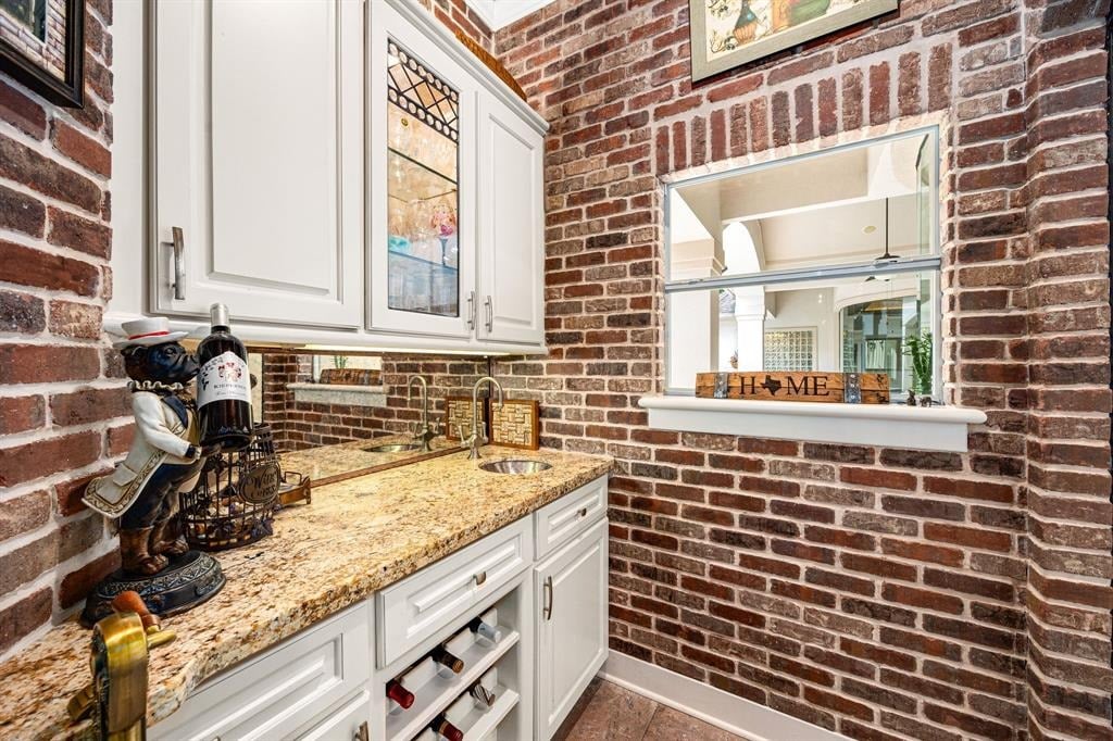 10355 Paradise Valley Dr