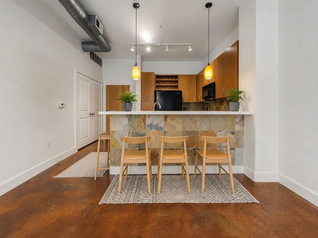 1901 Post Oak Blvd #1405