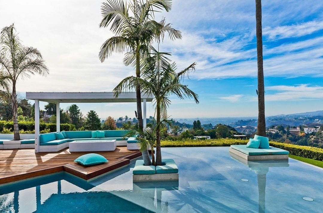 Infinity Horizon