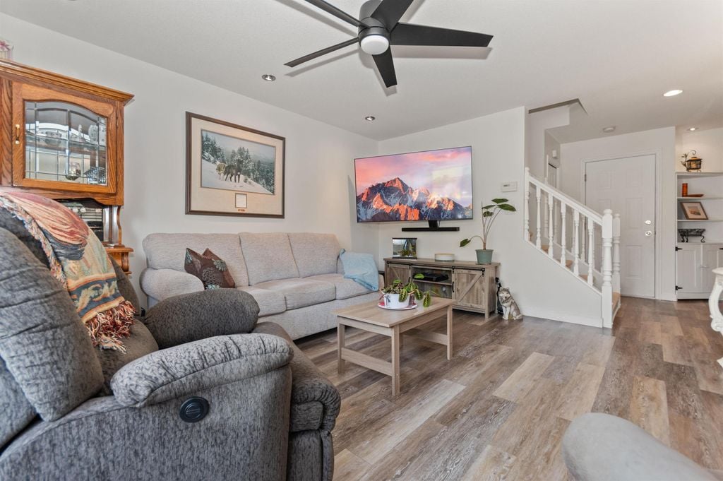 1530 Mackay Crescent, #12