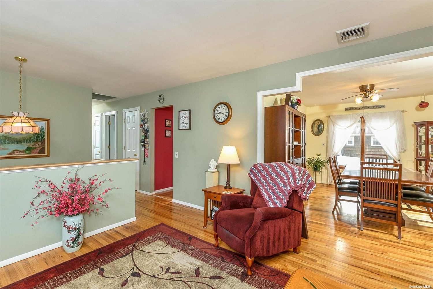 37 Laurel Rd