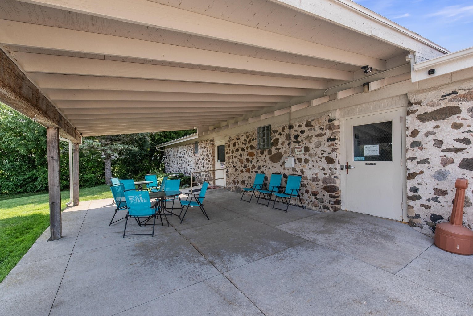 625 Tamarack Dr W
