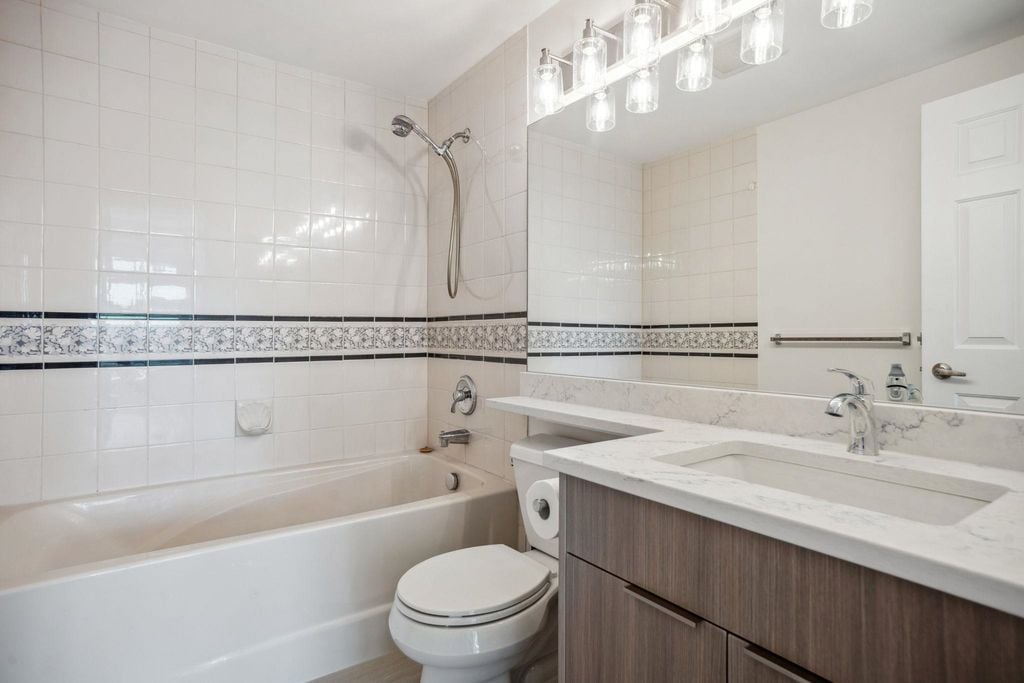 6240 McKay Ave, #605